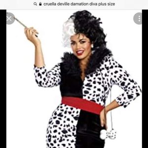 Woman's Plus Size Cruella Costume With Wig